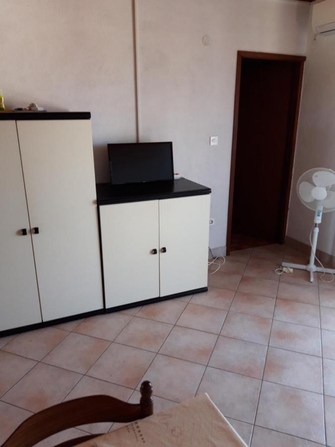 Apartment Lana Привлака Экстерьер фото